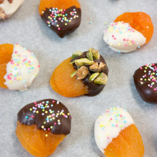 Chocolate Dipped Apricots