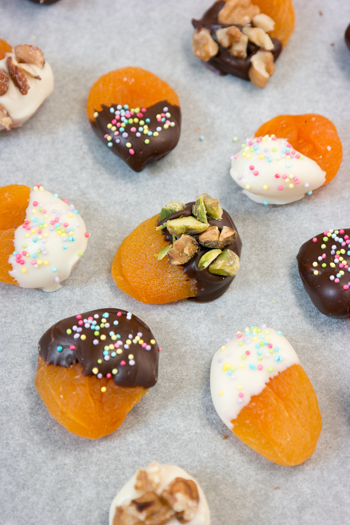 Chocolate Dipped Apricots