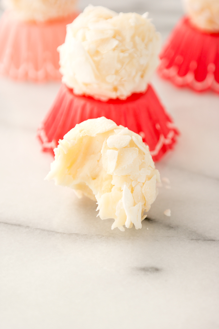 creamy-coconut-truffles