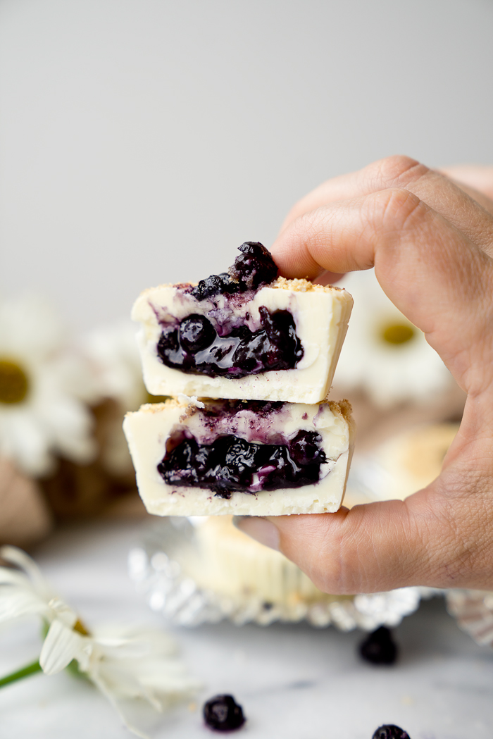 White Chocolate Blueberry Crumble Cups. Loving this simple, no bake, classic blueberry crumble inside of a creamy white chocolate cup. New take on a summer classic. | thesugarcoatedcottage.com