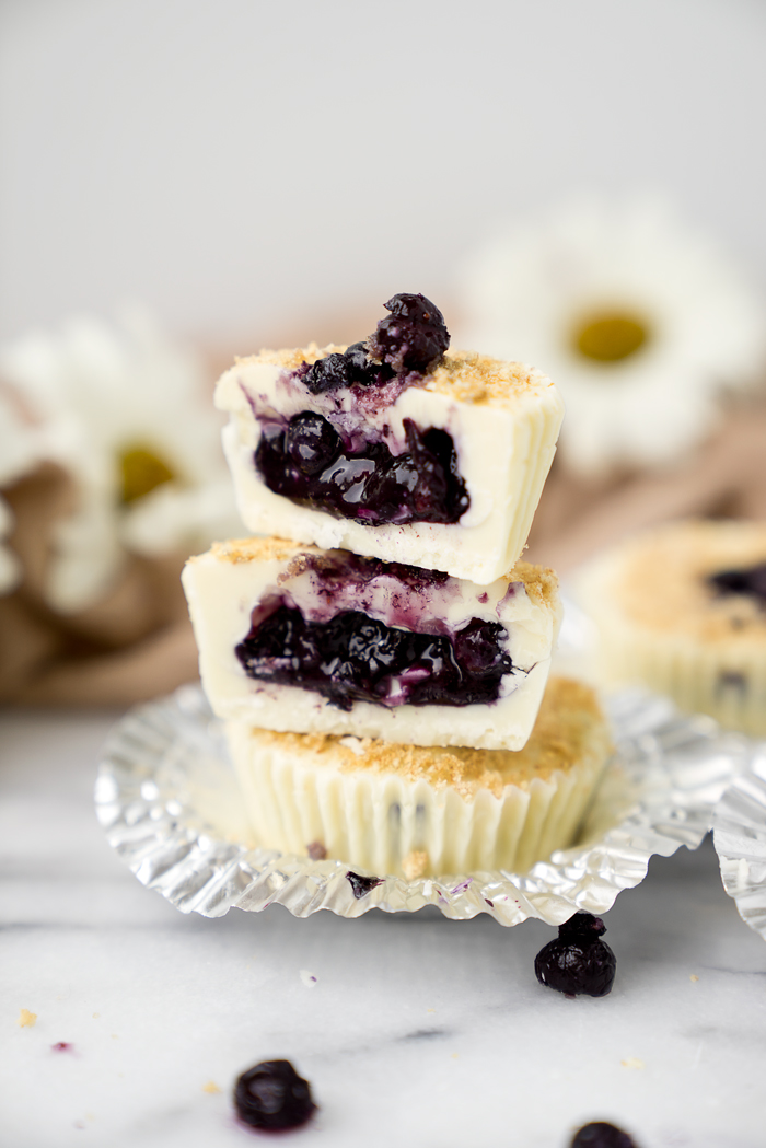 White Chocolate Blueberry Crumble Cups