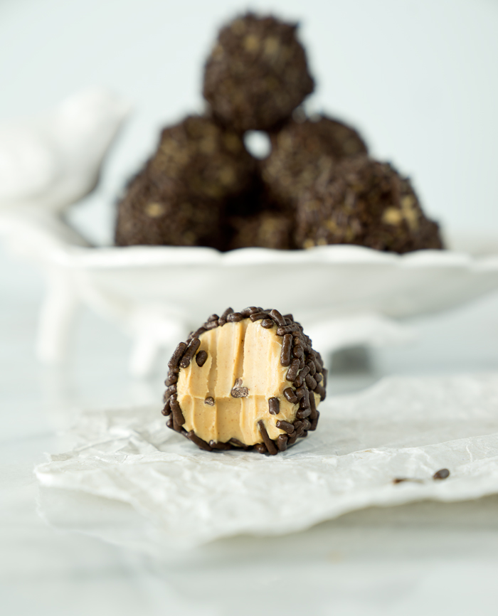 Easy 3 Ingredient Creamy Peanut Butter Truffles. The easiest 3 ingredient truffle recipe you'll ever make.| thesugarcoatedcottage.com