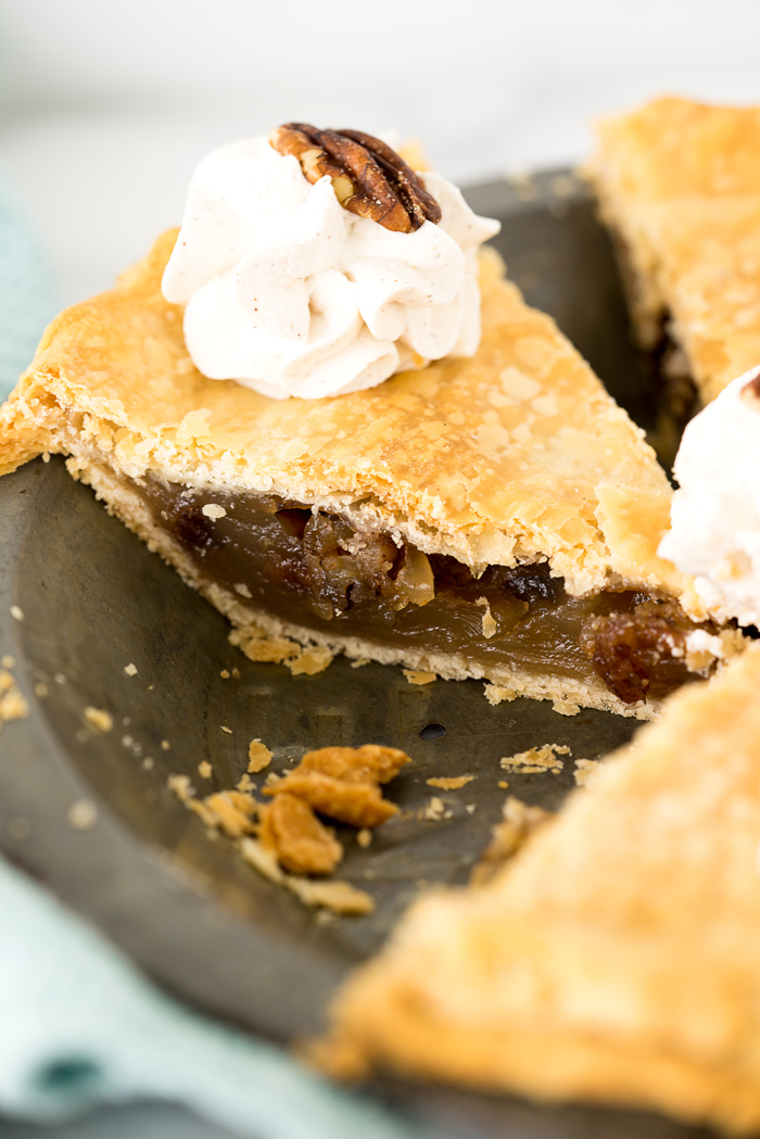 Simple Maple Pecan Pie with Cinnamon Whipped Cream. A traditional yet simple pie for any gathering. | thesugarcoatedcottage.com