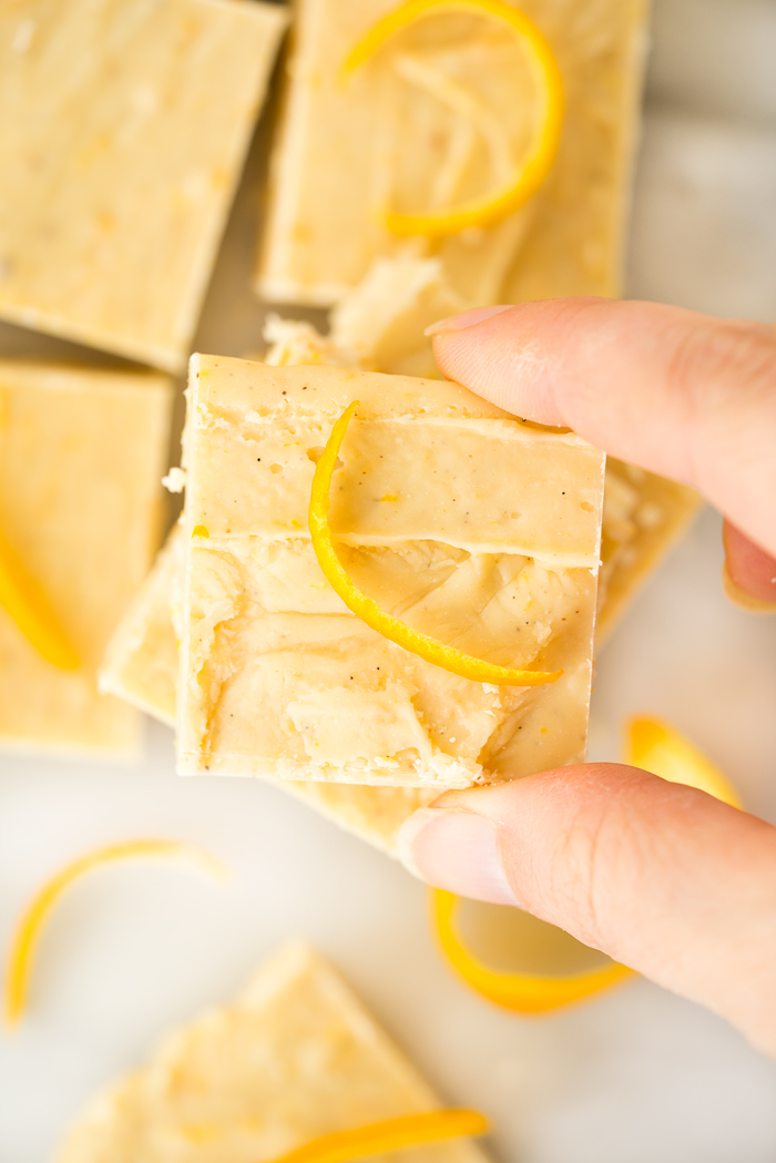 Vanilla Bean Orange Spice Fudge Recipe. Smooth, creamy, melt in your mouth fudge with the bright freshness of orange and lightly spiced. | thesugarcoatedcottage.com