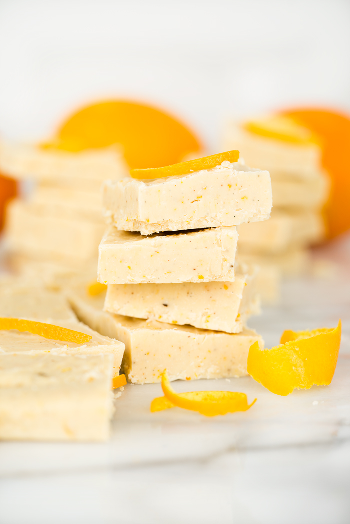 Vanilla Bean Orange Spice Fudge Recipe. Smooth, creamy, melt in your mouth fudge with the bright freshness of orange and lightly spiced. | thesugarcoatedcottage.com