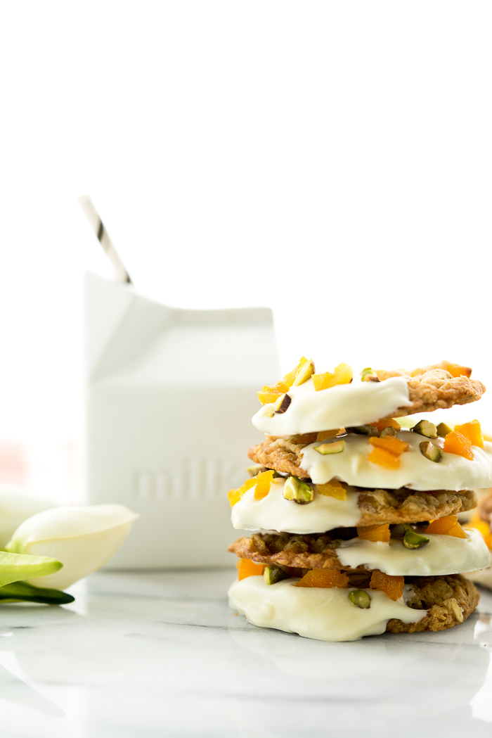 Apricot Pistachio Oatmeal Cookies. These oatmeal cookies are studded with rough chopped dried apricots and roasted, salted pistachios. | thesugarcoatedcottage.com #cookie #recipe #oatmealcookie #apricots #pistachio 