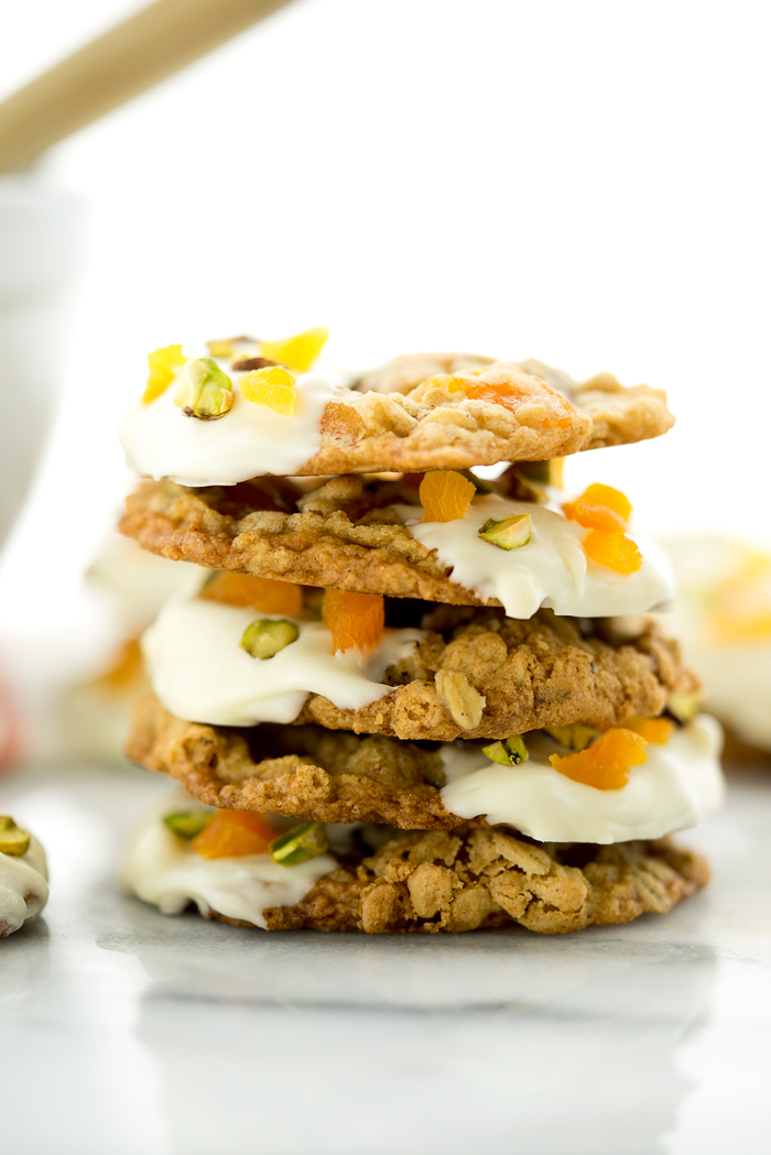 Apricot Pistachio Oatmeal Cookies. These oatmeal cookies are studded with rough chopped dried apricots and roasted, salted pistachios. | thesugarcoatedcottage.com #cookie #recipe #oatmealcookie #apricots #pistachio 