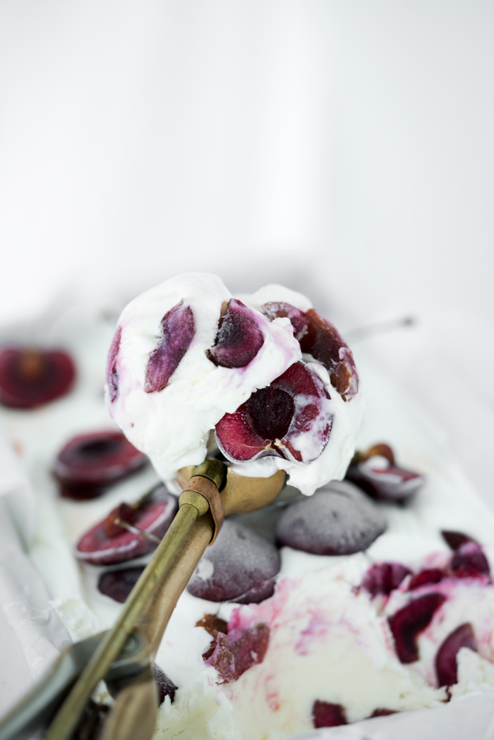 The best classy and sophisticated no churn ice cream recipe you and our friends will love. thesugarcoatedcottage.com | #nochurnicecream #brandy #cherry