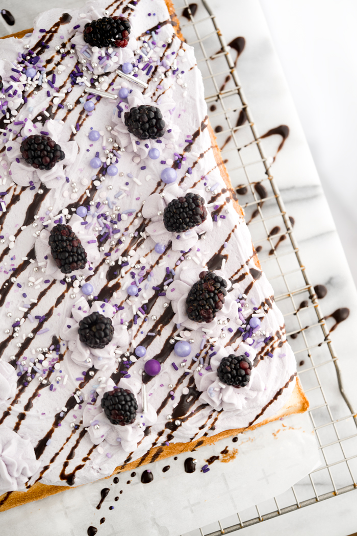 5 Ways To Jazz Up A Sheet Cake. Layer cakes aren't your thing but still need a pretty cake? This ones for you. | thesugarcoatedcottage - #cake, #sheetcake, #frosting, #sprinkles, #simple