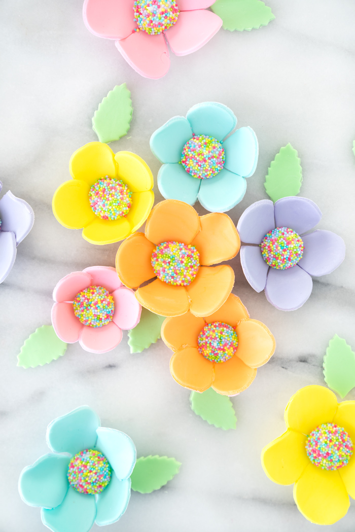 Spring Inspired Gumpaste Flowers Tutorial. | thesugarcoatedcottage.com #cakedecorating #gumpasteflowers #gumpaste #howto #tutorial 