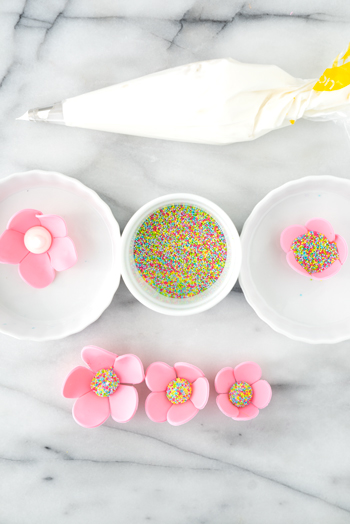 Spring Inspired Gumpaste Flowers Tutorial. | thesugarcoatedcottage.com #cakedecorating #gumpasteflowers #gumpaste #howto #tutorial 