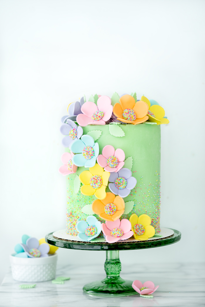 Spring Inspired Gumpaste Flowers Tutorial. | thesugarcoatedcottage.com #cakedecorating #gumpasteflowers #gumpaste #howto #tutorial 