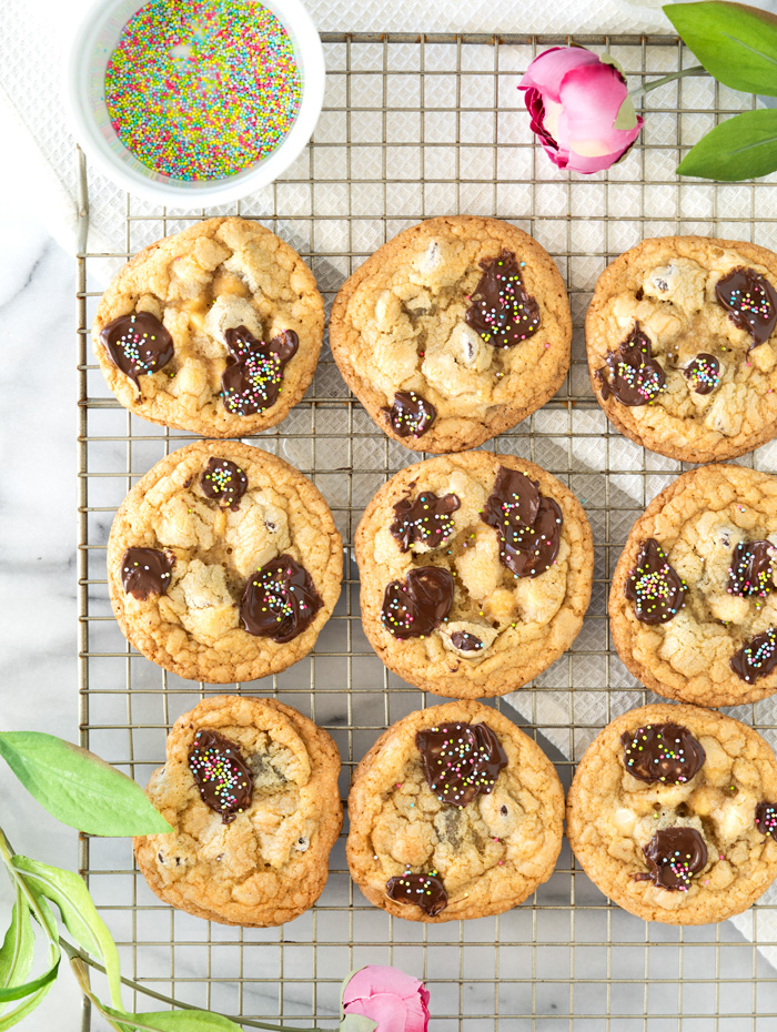 Tahitian Vanilla Chocolate Chip Cookie Recipe. The best you'll ever have! | thesugarcoatedcottage.com #chocolatechipcookie #cookie #recipe #chocolate