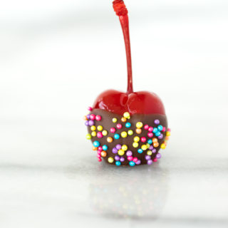 How to make Chocolate Dipped Cherries - the cutest treat or decoration. Tips to make sure they are perfect. #cherries #chocolatecherry #cakedecorating