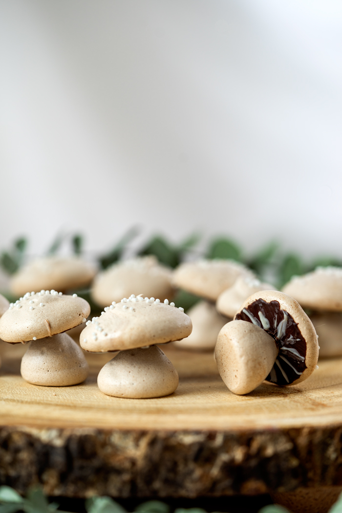 Sweet, edible, delicious meringue woodland mushrooms are great for decorating any dessert or to eat by themselves. #cakedecorating #meringuemushrooms