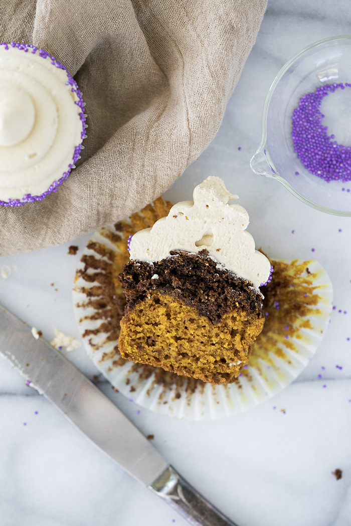 Pumpkin Chocolate Espresso Cupcakes. Part Starbucks PSL cake and part chocolate espresso cake and a swirl of espresso buttercream! | thesugarcoatedcottage.com #cupcake #psl #starbuckspsl #pumpkin #pumpkincupcake #chocolatecupcake #espressobuttercream #coffeebuttercream